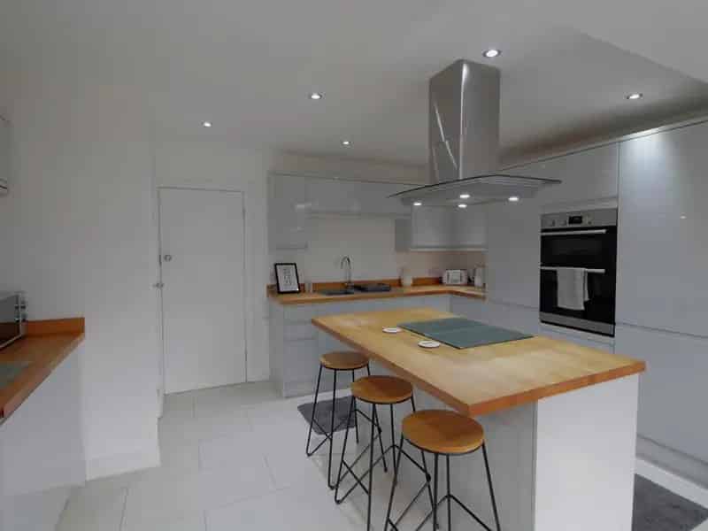 3 Bedroom House To Let Alkrington