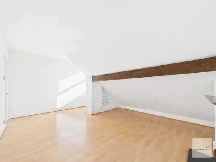 1 Bedroom Flat For Sale Deceptively Spacious Top Floor Apartment