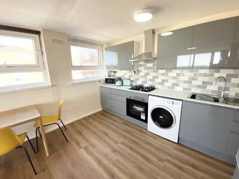 2 Bedroom Apartment Central Brighton Balcony Panoramic Views