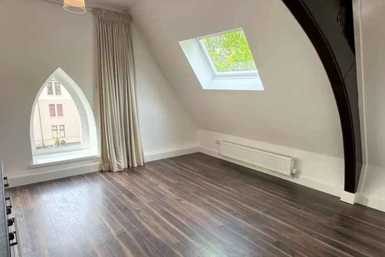 Modern 2-Bedroom Flat in Converted Church Freehold Parking