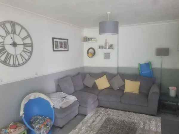 Flat For Rent in Rushmoor, England