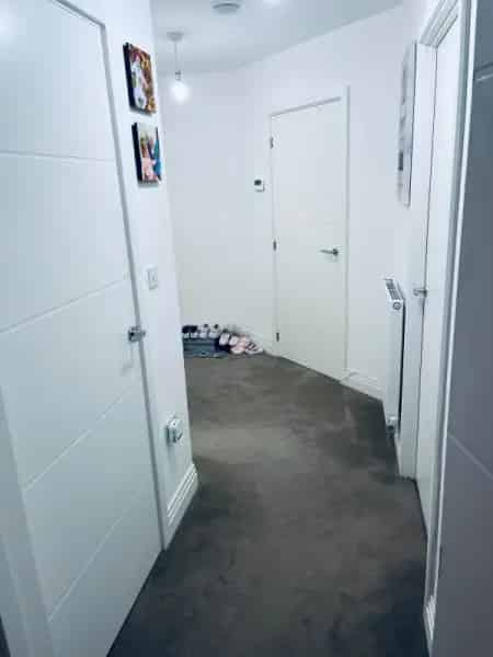 Godalming 1 Bedroom Flat New Build Spacious Open Plan Parking