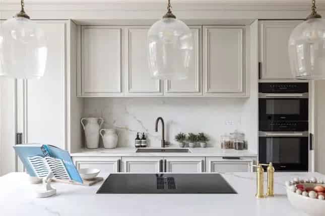 Elegant Notting Hill Triplex Apartment for Sale
