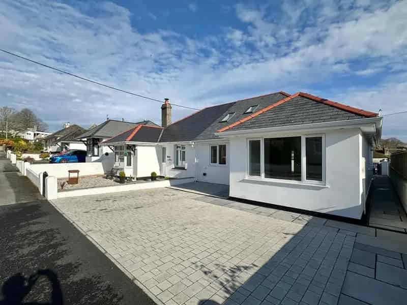 3 Bedroom Semi-Detached Bungalow for Sale
