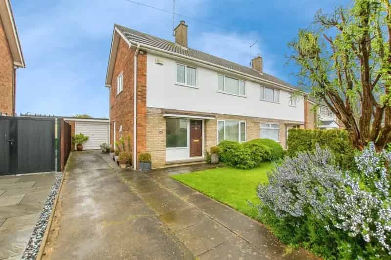 Spacious 3-Bed Semi-Detached Family Home with Garage and Garden
