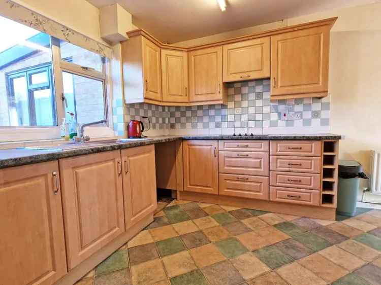 5 Bedroom House For Sale Near Train Station