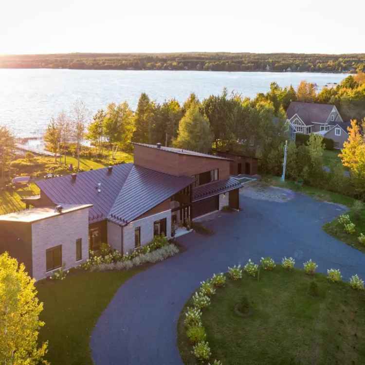 Lac Aylmer Waterfront Home for Sale 160ft Frontage