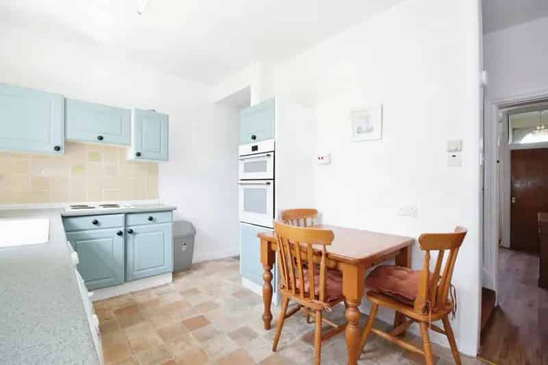 Mid Stone Terrace Cottage Near Train Station and School