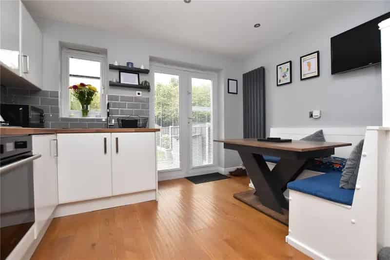 Charming 2-Bed Semi-Detached Home in Sought-After Area