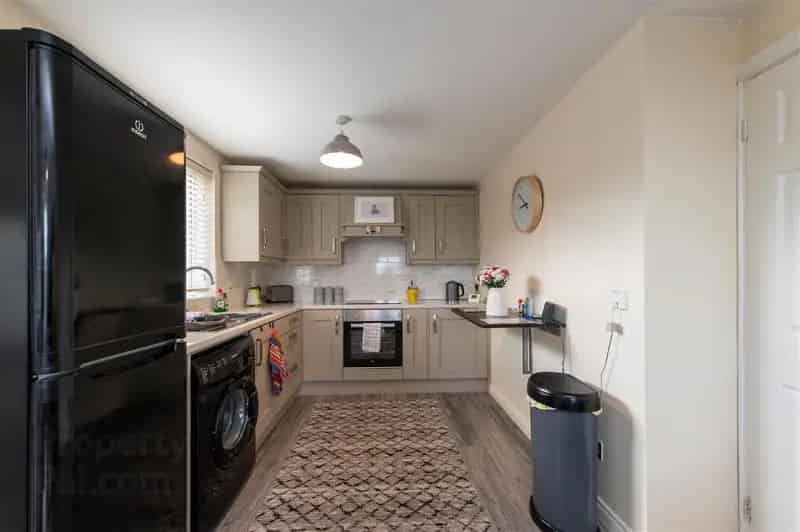 2 Bed Ground Floor Apartment Kinallen South Facing Garden Off Road Parking