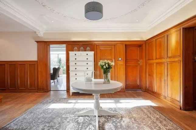 7 Bedroom Detached House to Rent in Roehampton