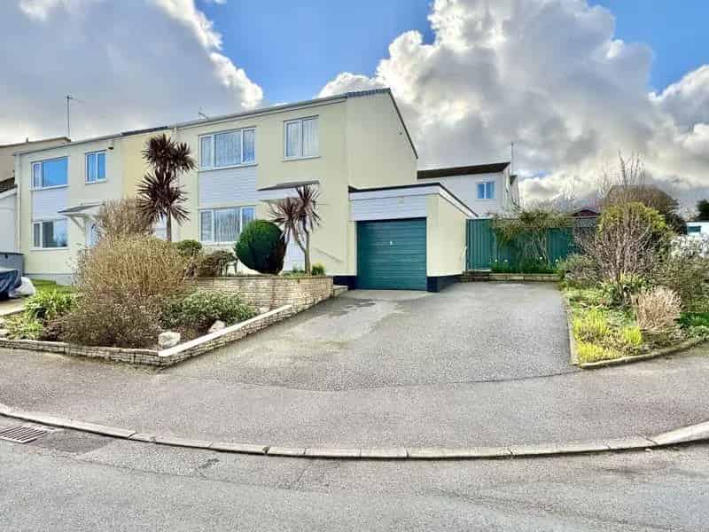 4 Bedroom Detached House for Sale in Truro
