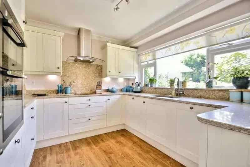 4 Bed Detached House for Sale