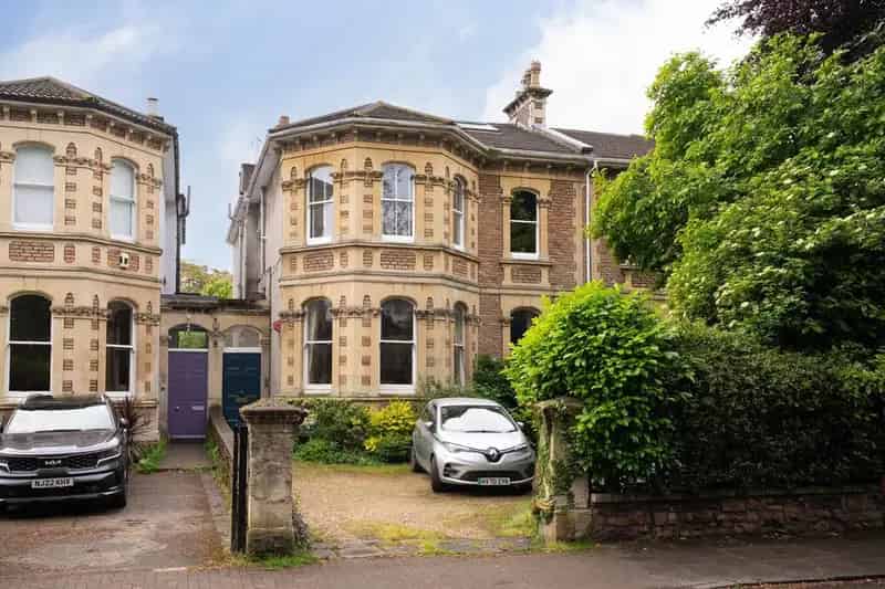 4 Bedroom Flat to Rent