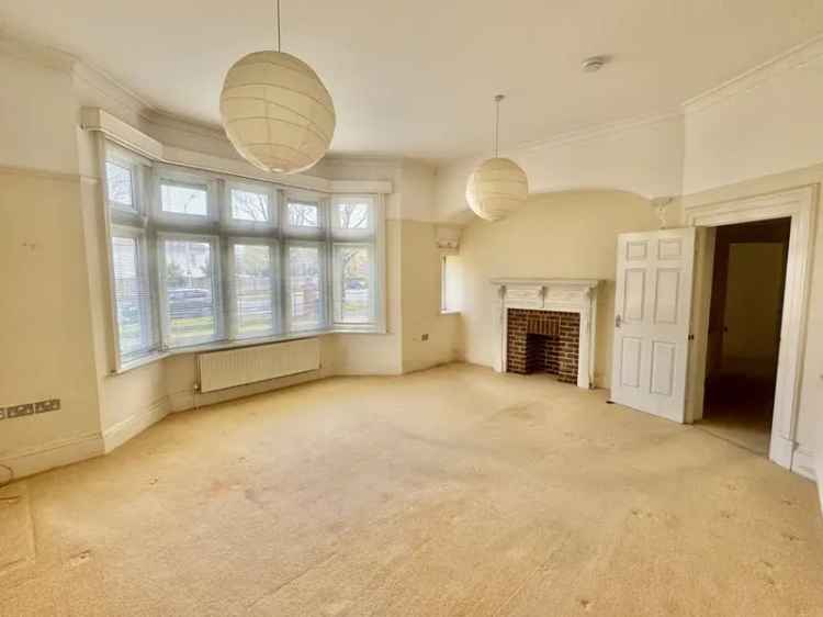 2 Bedroom Flat for Sale Folkestone Kent CT20