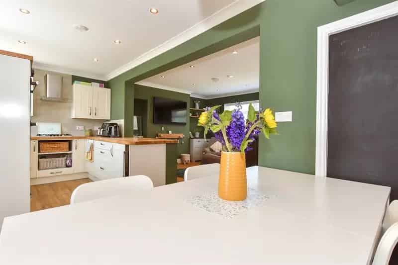 3 Bedroom Terraced House for Sale Near Schools and Shops