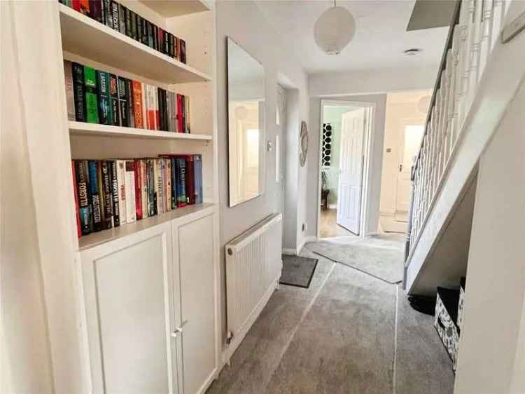 4 Bed House for Sale Totland Bay Chain Free