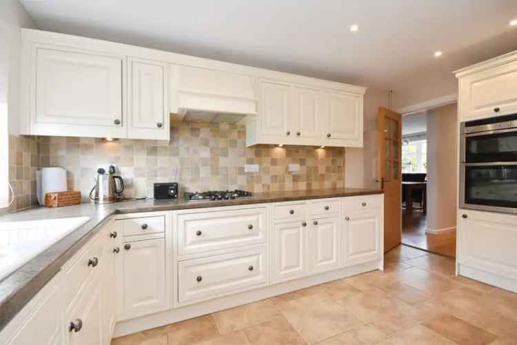5 Bed Detached House Chelmsford South Facing Garden Garage Driveway