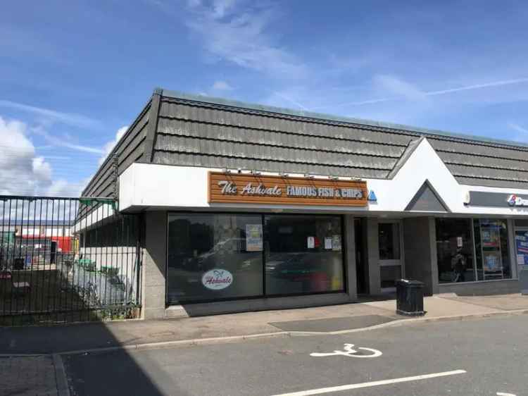 End Terraced Retail Unit with Fitted Kitchen and Staff Area