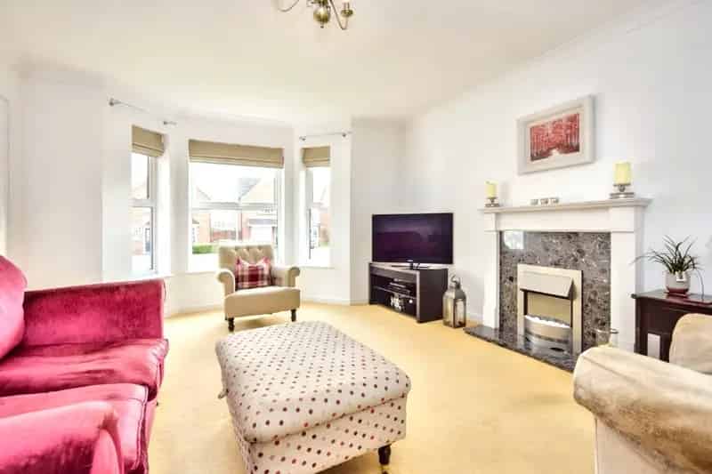 Four Bedroom Detached House with Double Garage WF1