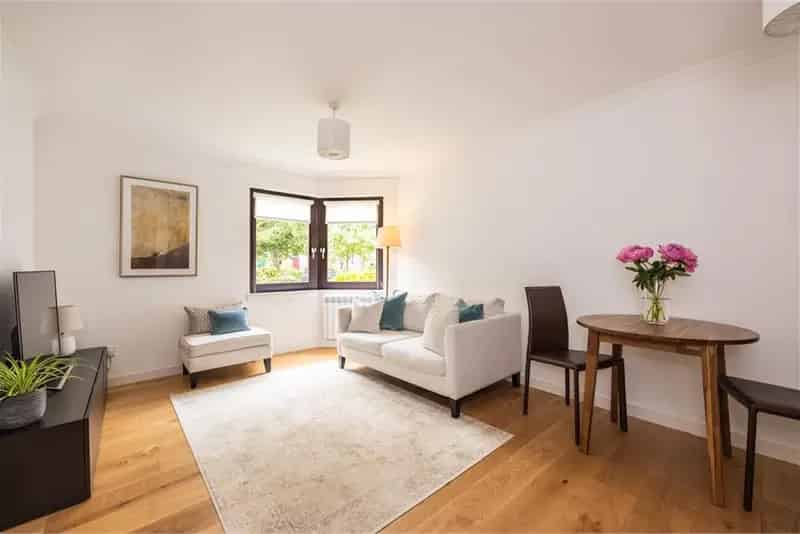 1 Bed Flat Ground Floor New Town Edinburgh Private Parking