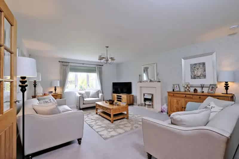 5 Bedroom Detached House for Lease in Crathes