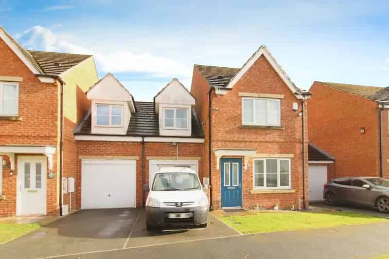 3 Bedroom Semi Detached House for Sale Leeds LS14