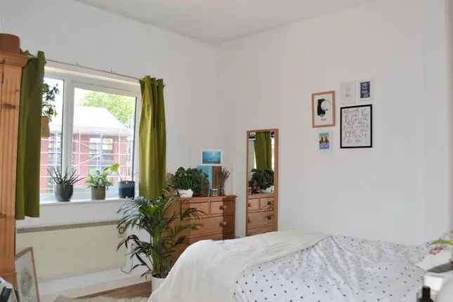 Detached house to rent in Guild Court, Redcliffe, Bristol BS1