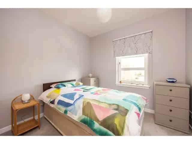 2 Bedroom Flat for Sale Top Floor Lift Access Balcony