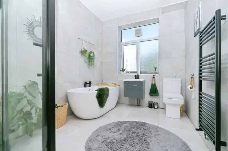 3 4 Bedroom Dormer Bungalow Near Amenities