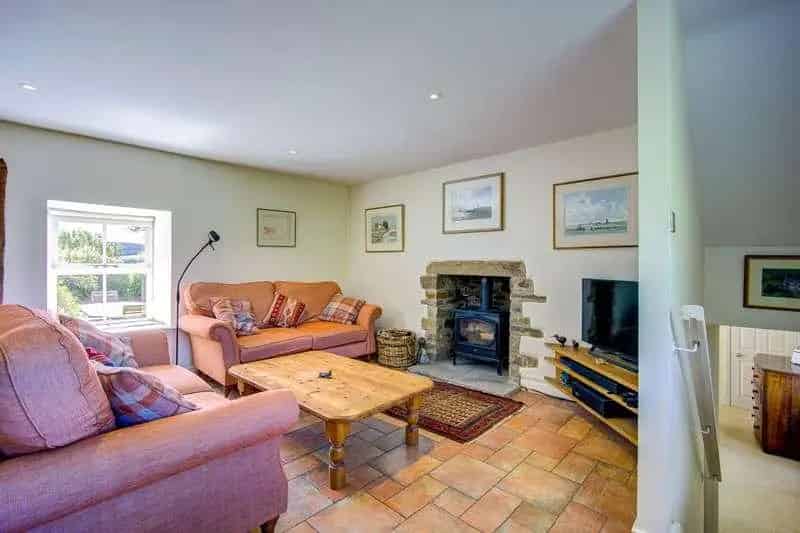 4 Bed House with 12.4 Acres and Stunning Valley Views