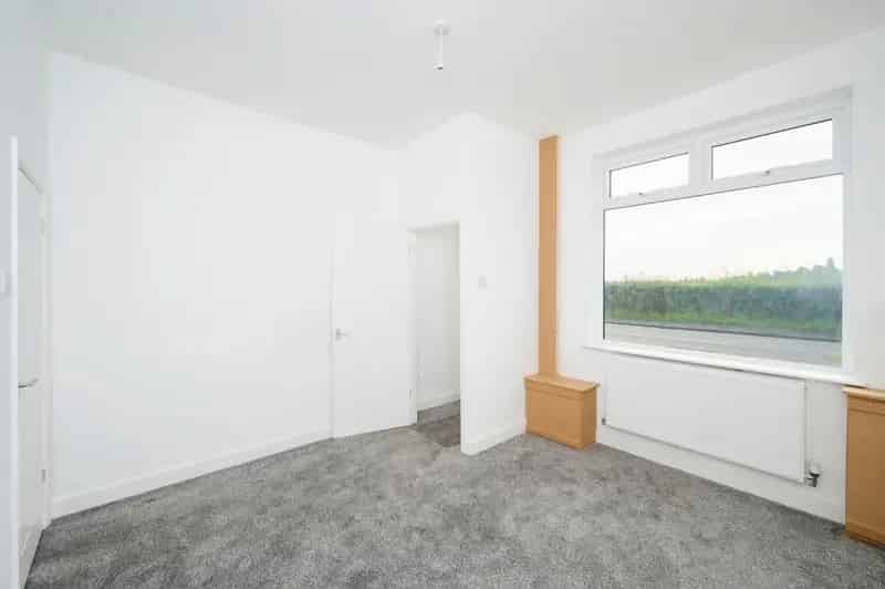 2 Bed Mid Terrace House Burtonwood Fully Refurbished