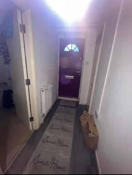 Large 1 Bed Flat Glebe Court  Balconies Parking Near Shops