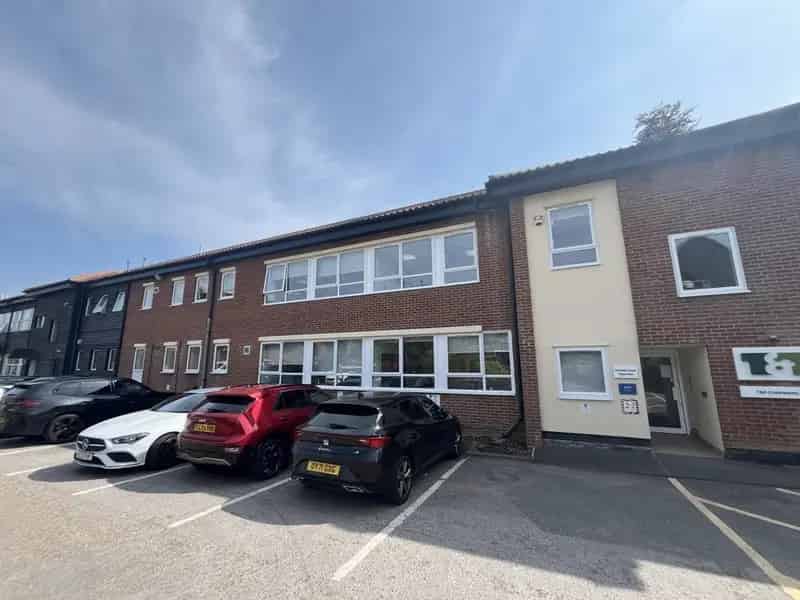 Modern Office Suites with Parking and Landscaped Gardens