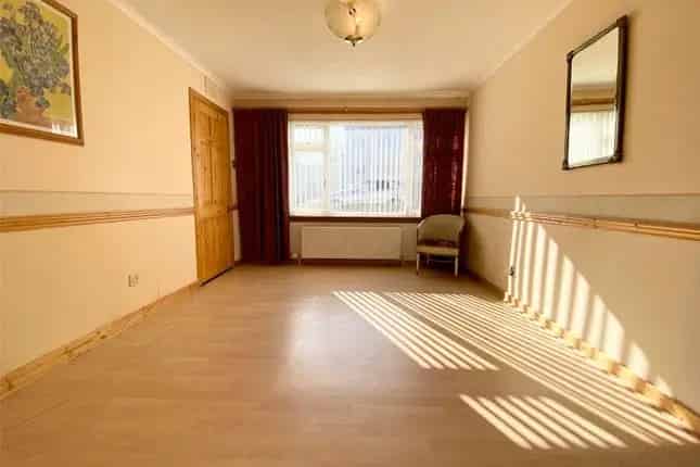 Semi Detached House for Sale Glasgow