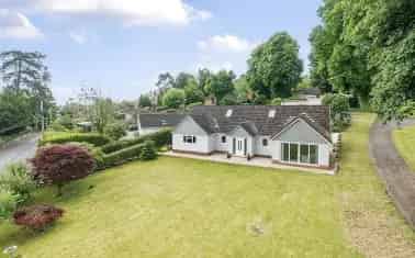 Spacious 4-Bed Family Home with Workshop near Tiverton