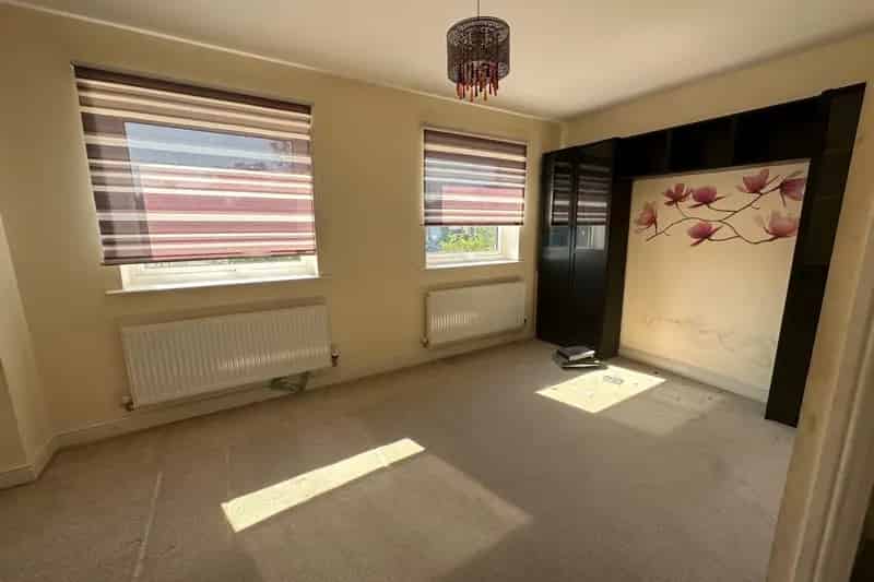 Four Bedroom House Near A10 M25 A414