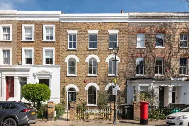 5 Bedroom Family Home in Stockwell Park Conservation Area