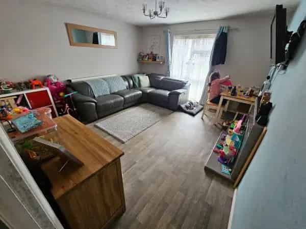 Large Two Bedroom Flat with Balcony and Wet Room
