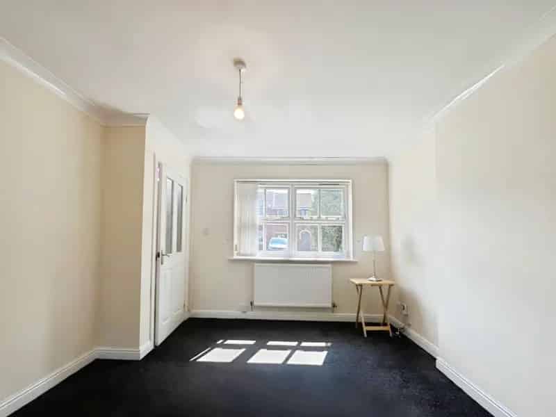 2 Bedroom End Terrace House For Sale