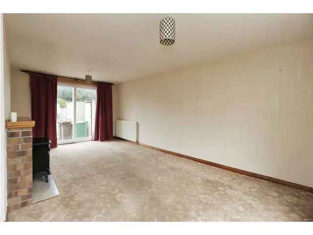 3 Bedroom Mid-Terraced House For Sale