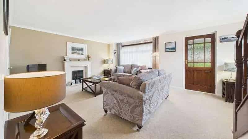 3 Bed Detached House for Sale in Bishopton