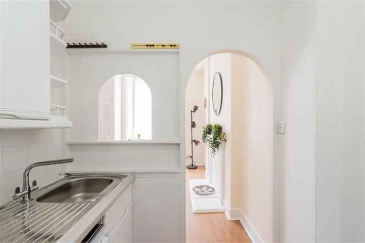 1 Bed Flat Ground Floor with 1 Reception Room