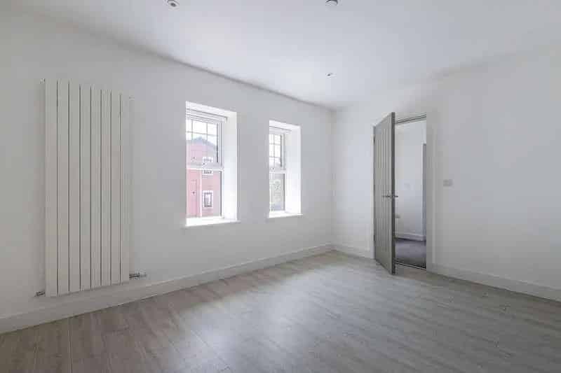 2 Bed Flat for Sale - Luxury Apartment with Parking
