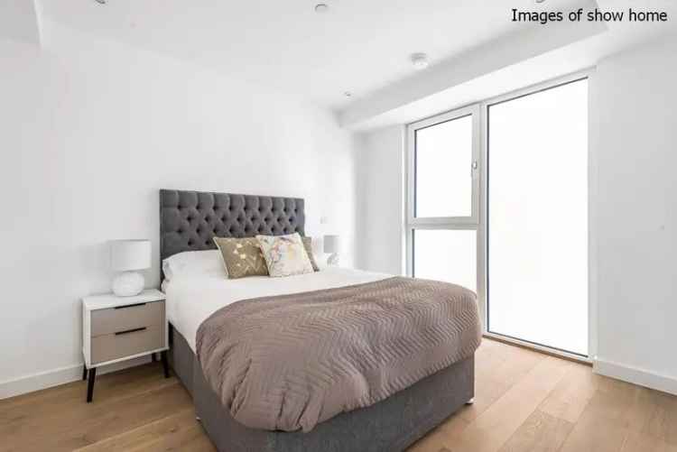 Flat For Sale in London, England