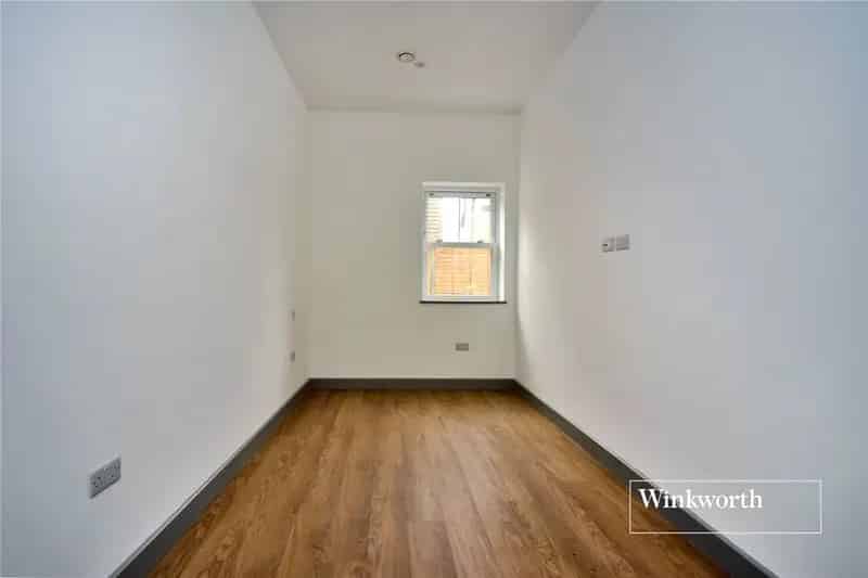 3 Bedroom Apartments Cheam Luxury New Development