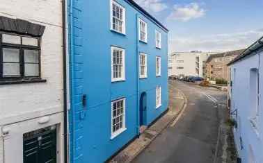 Grade II Listed Dartmouth Apartment - Open Plan Living & Private Patio