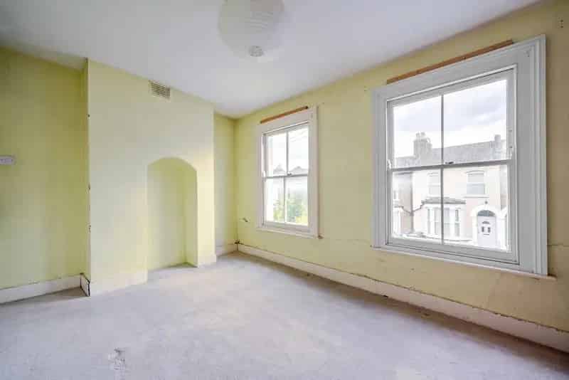 Victorian Mid Terrace House Two Bedrooms Large Garden