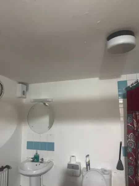 1 Bedroom Apartment with Large Kitchen and Hall