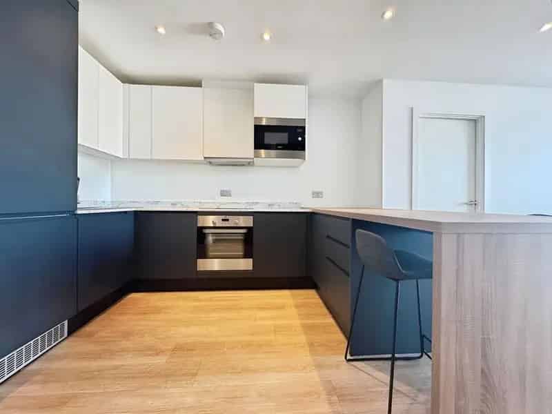 2 Bed Flat to Rent Salford M3 - Modern Apartment with Amazing Amenities